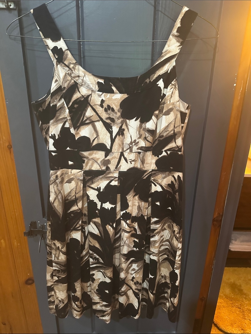 Donna Ricco Black and Cream Floral Midi Dress